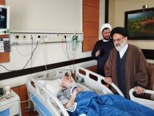 عیادت از آیت الله نوری همدانی