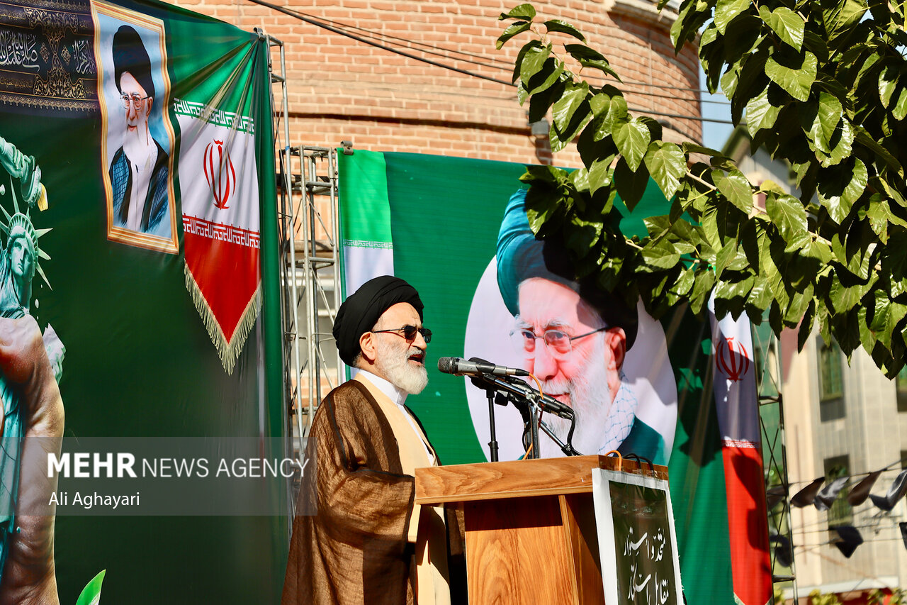 سید رضا تقوی راهپیمایی 13 آبان (5)