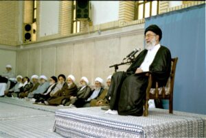 «امامت جمعه؛ بخشی از دستگاه رهبری»؛ (متن کامل گزارش ریاست شورای سیاست‌گذاری به رهبر انقلاب در سال 1382)