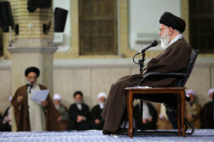 «تولید و توزیع اندیشه و مدیریت جهادی در نهاد جمعه»؛ (متن کامل گزارش ریاست شورای سیاست‌گذاری به رهبر انقلاب در سال ۱۳۹۴)