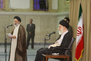 «توسعه زیرساخت‌ها و مهندسی فرهنگی نهاد نماز جمعه»؛ (متن کامل گزارش ریاست شورای سیاست‌گذاری ائمه جمعه به رهبر انقلاب در سال ۱۳۸۷)